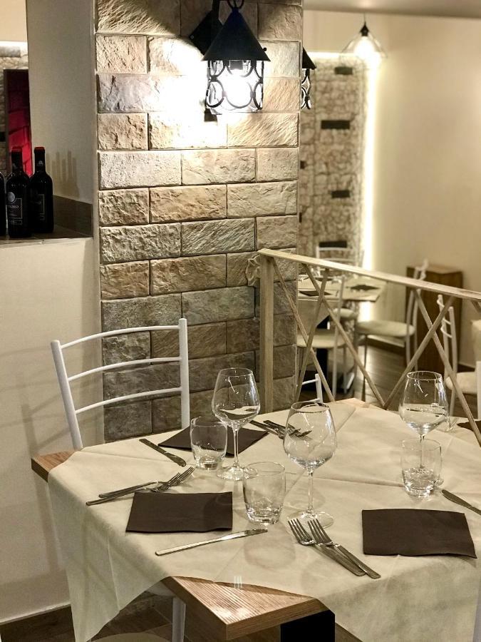 Lo Sciatore Hotel & Restaurant كاميغلياتيلو سيلانو المظهر الخارجي الصورة